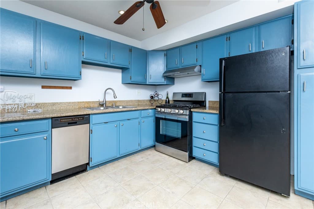 Condo at 1434 Highland Avenue 8, Duarte — photo 8 of 12
