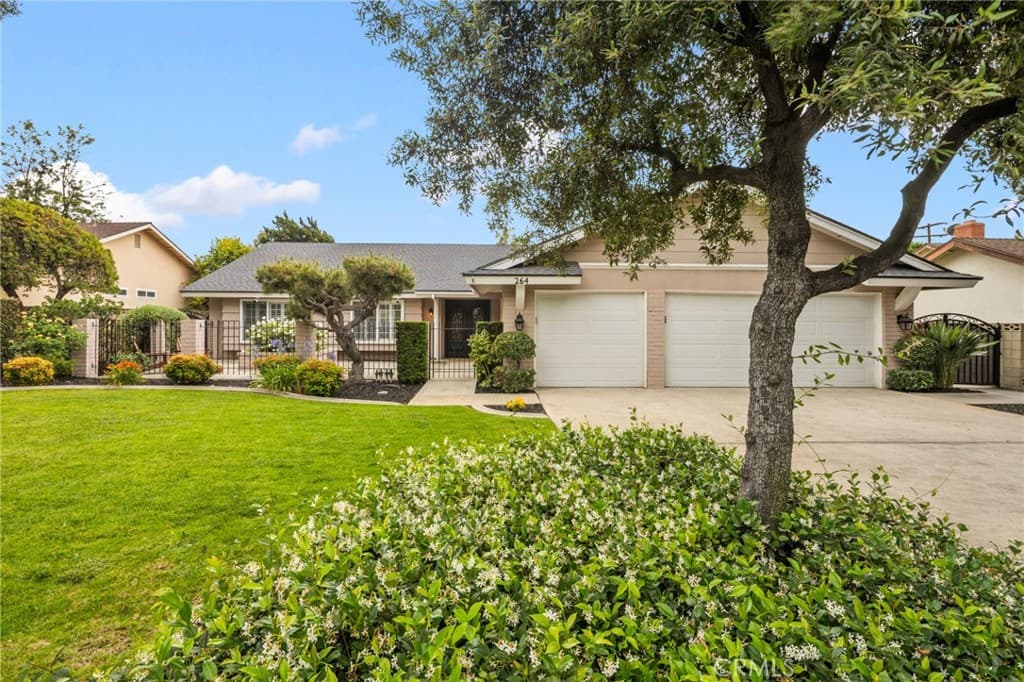 Home at 264 E Radcliffe Drive, Claremont — photo 2 of 12