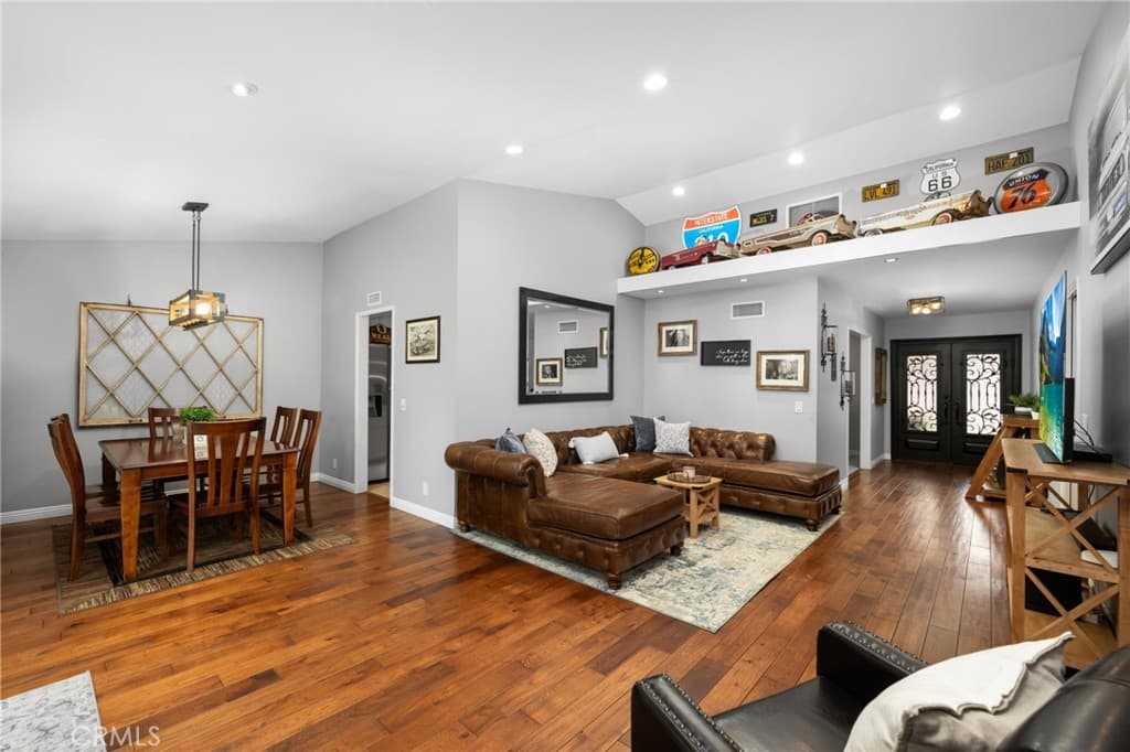 Home at 264 E Radcliffe Drive, Claremont — photo 12 of 12