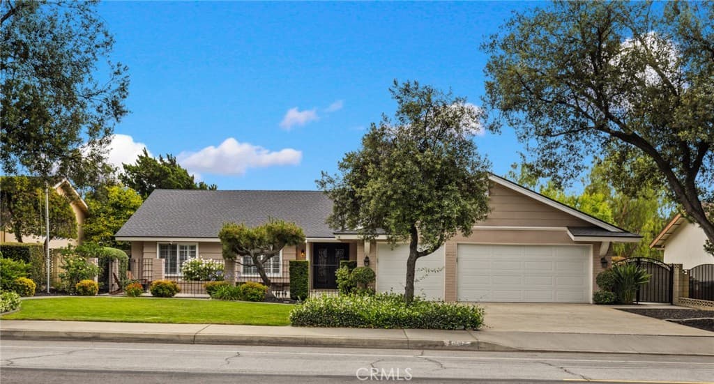 Home at 264 E Radcliffe Drive, Claremont — photo 3 of 12