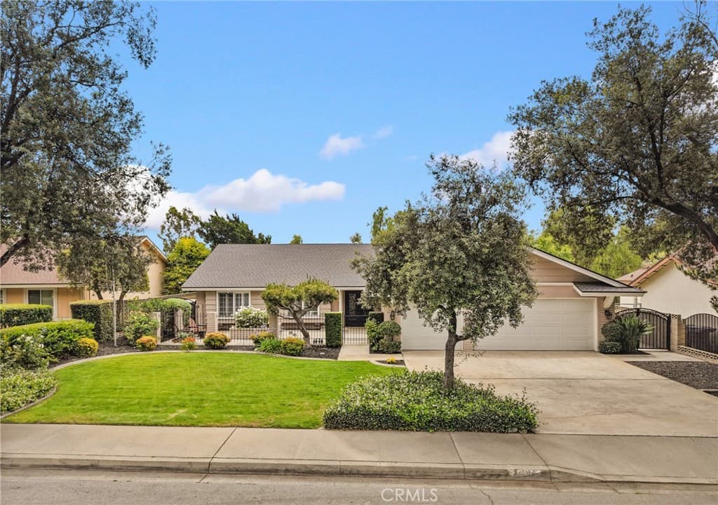 Home at 264 E Radcliffe Drive, Claremont — photo 7 of 12