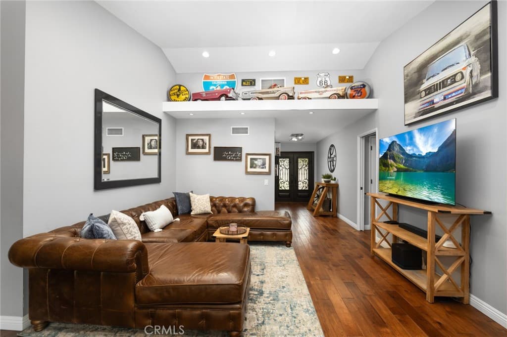Home at 264 E Radcliffe Drive, Claremont — photo 10 of 12
