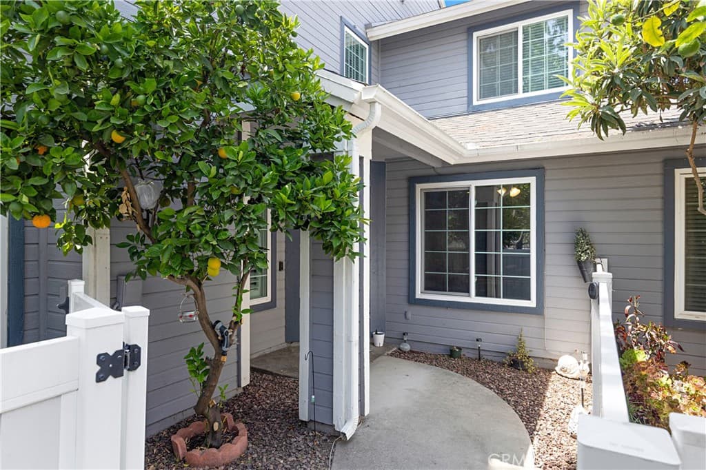 Condo at 326 Monroe Court, Azusa — photo 4 of 12