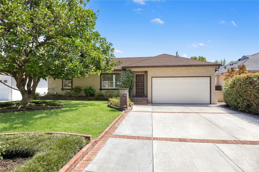 Home at 38 W Pamela, Arcadia — photo 3 of 12