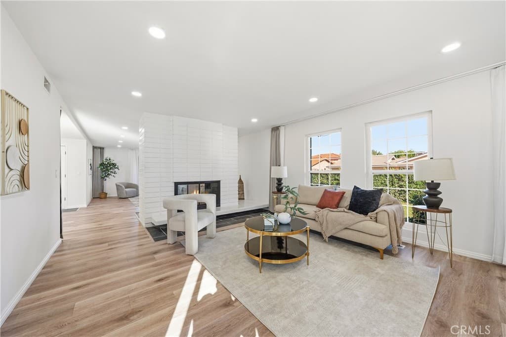 Home at 448 E Sandra Avenue, Arcadia — photo 5 of 12