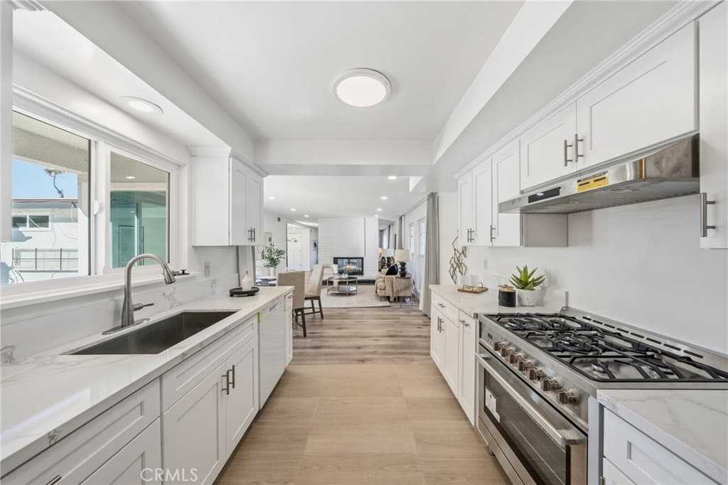 Home at 448 E Sandra Avenue, Arcadia — photo 10 of 12