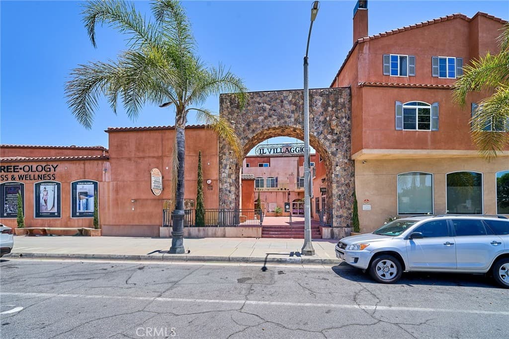 Home at 308 S First F, Arcadia — photo 2 of 12