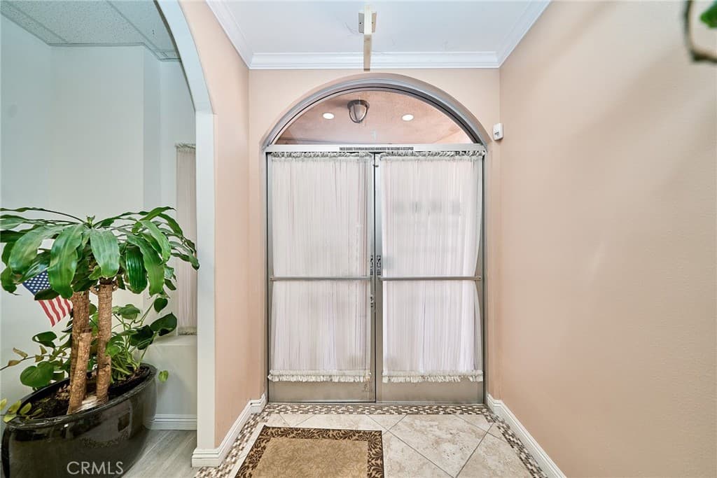 Home at 308 S First F, Arcadia — photo 5 of 12