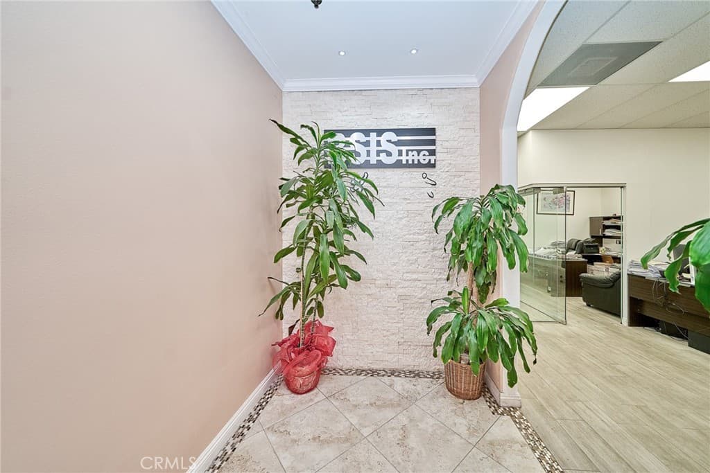 Home at 308 S First F, Arcadia — photo 6 of 12
