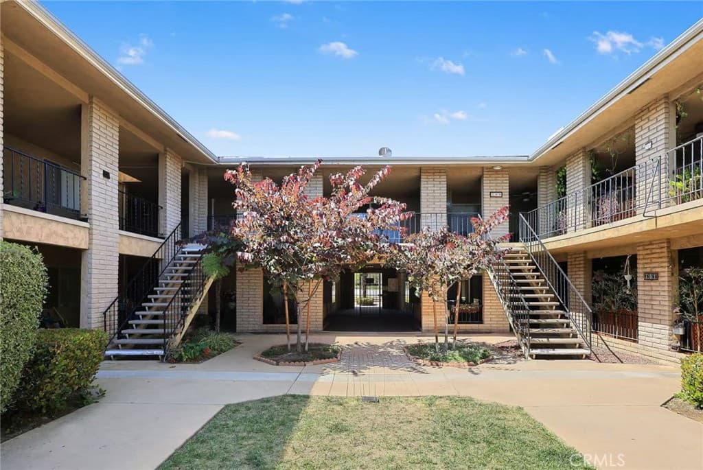 Condo at 630 W Huntington Drive 216, Arcadia — photo 4 of 12