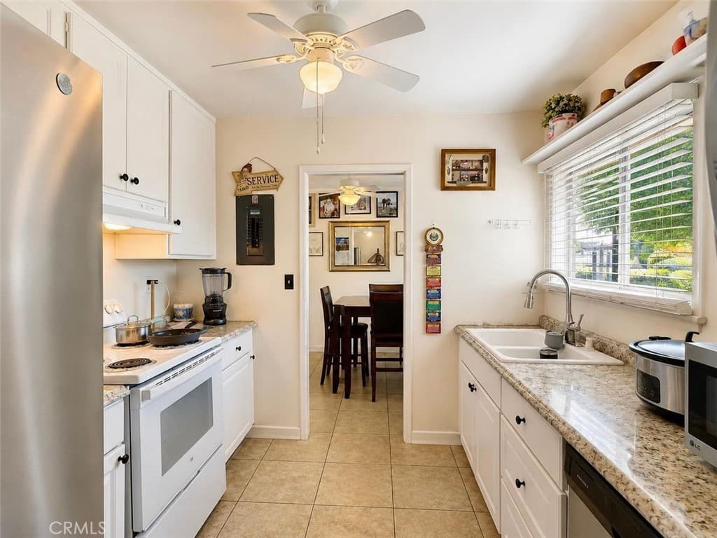 Home at 3502 Towne Center Dr., La Verne — photo 9 of 12