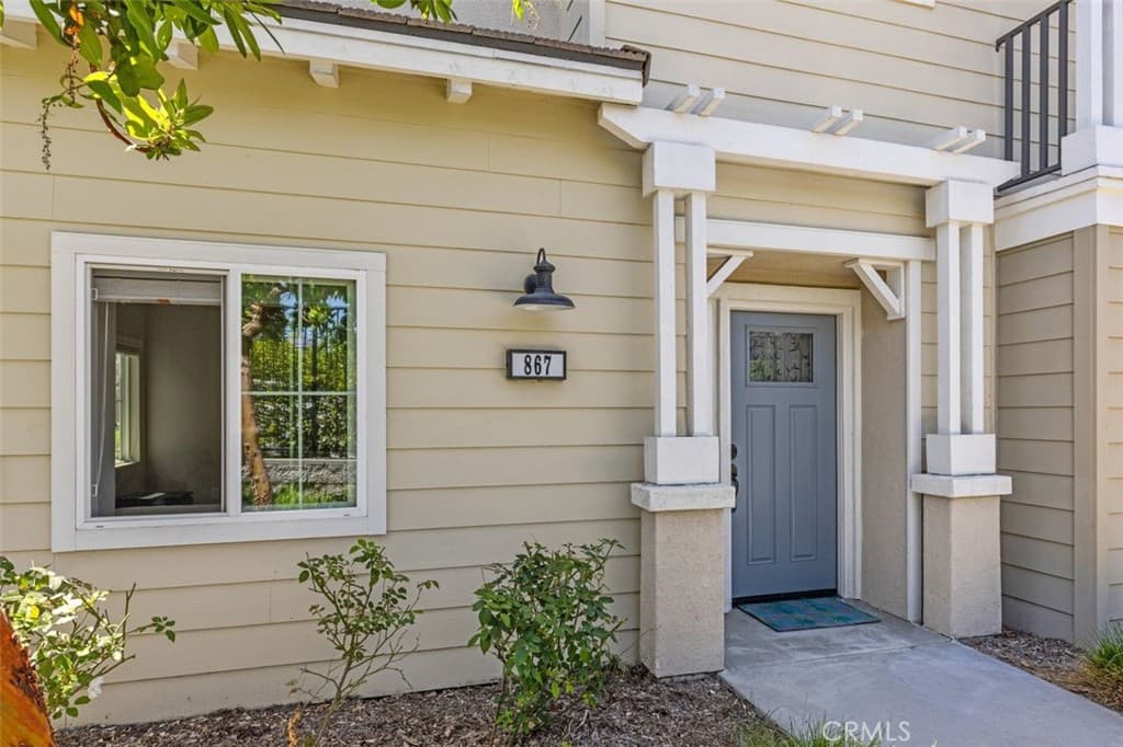 Condo at 867 Seville, Pomona — photo 4 of 12