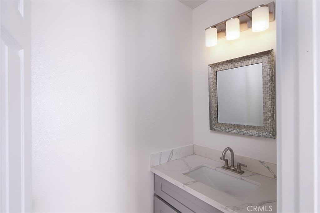 Townhouse at 331 Genoa E, Monrovia — photo 10 of 12