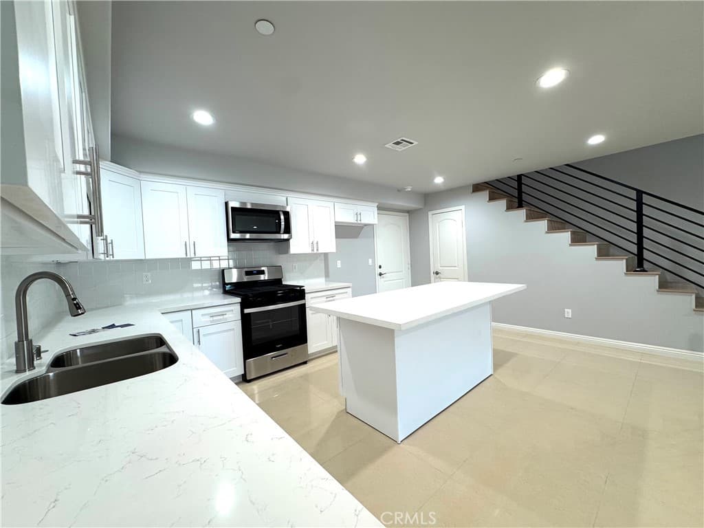 Condo at 15616 Amar Road G, La Puente — photo 4 of 12