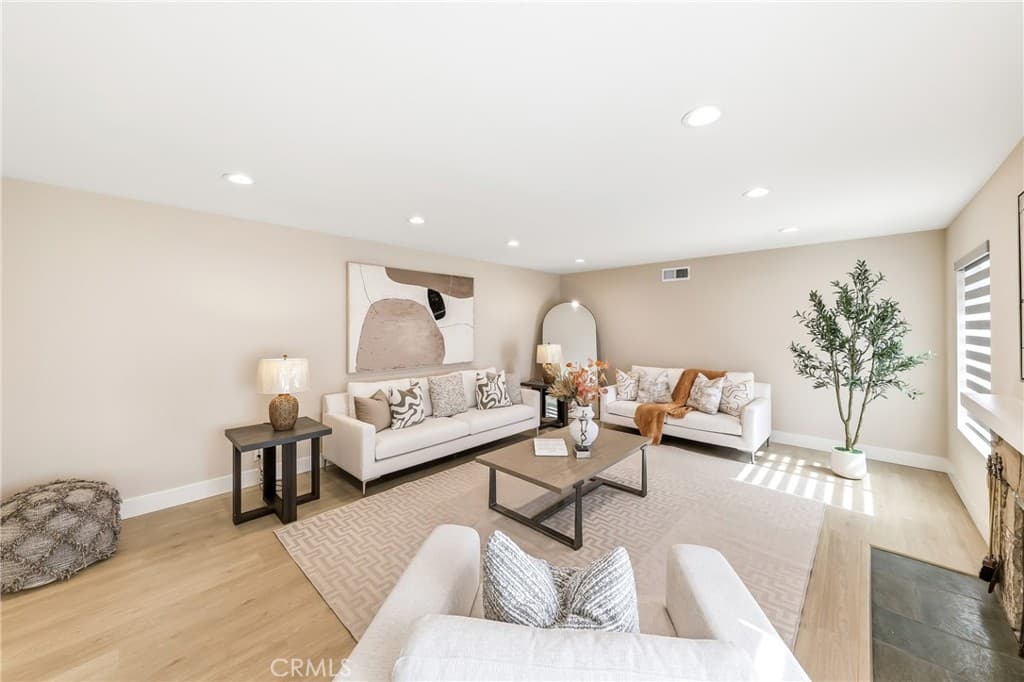 Home at 1324 Greenfield Avenue, Arcadia — photo 8 of 12
