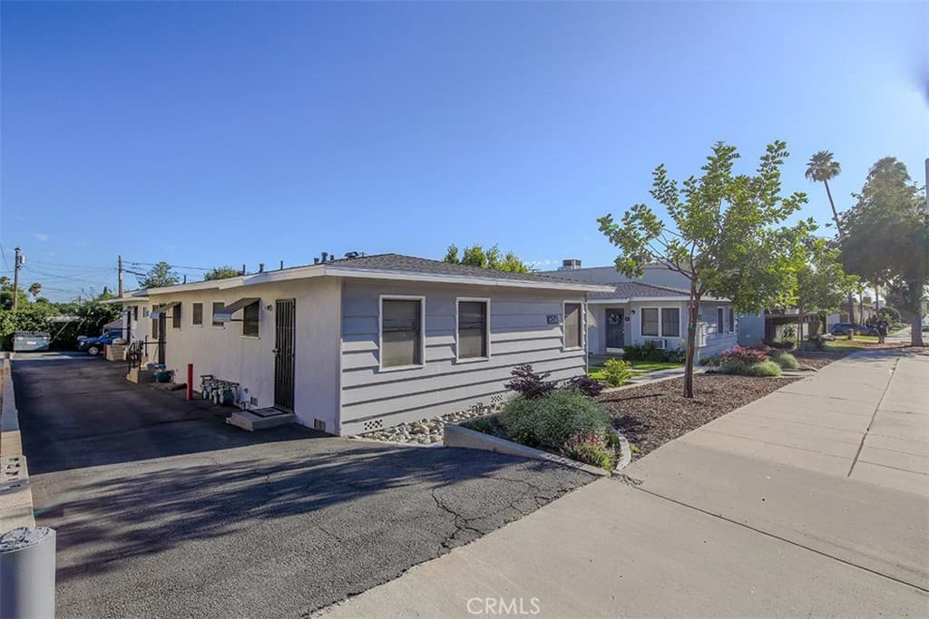Multi-Family at 624 W Foothill, Monrovia — photo 4 of 7