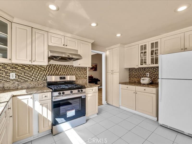 Home at 1626 Oxford Court, West Covina — photo 10 of 12