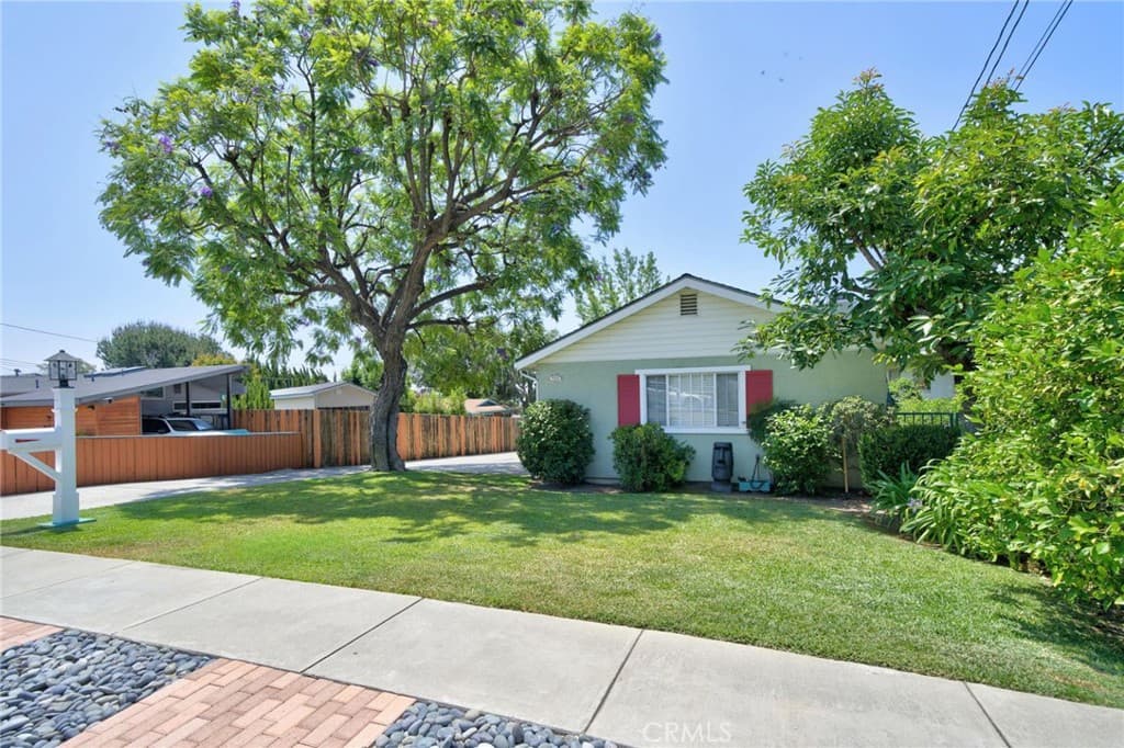 Home at 300 W Laurel Avenue, Sierra Madre — photo 1 of 12
