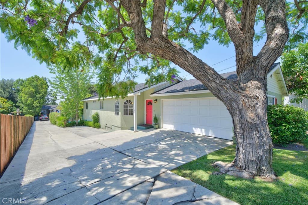 Home at 300 W Laurel Avenue, Sierra Madre — photo 5 of 12