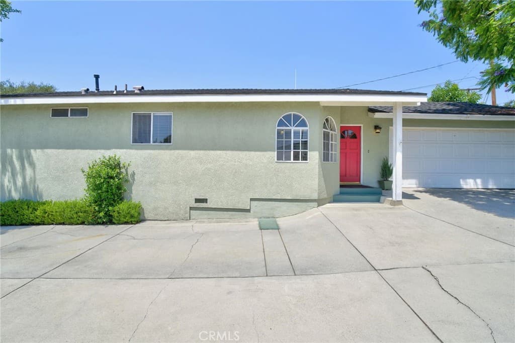 Home at 300 W Laurel Avenue, Sierra Madre — photo 6 of 12