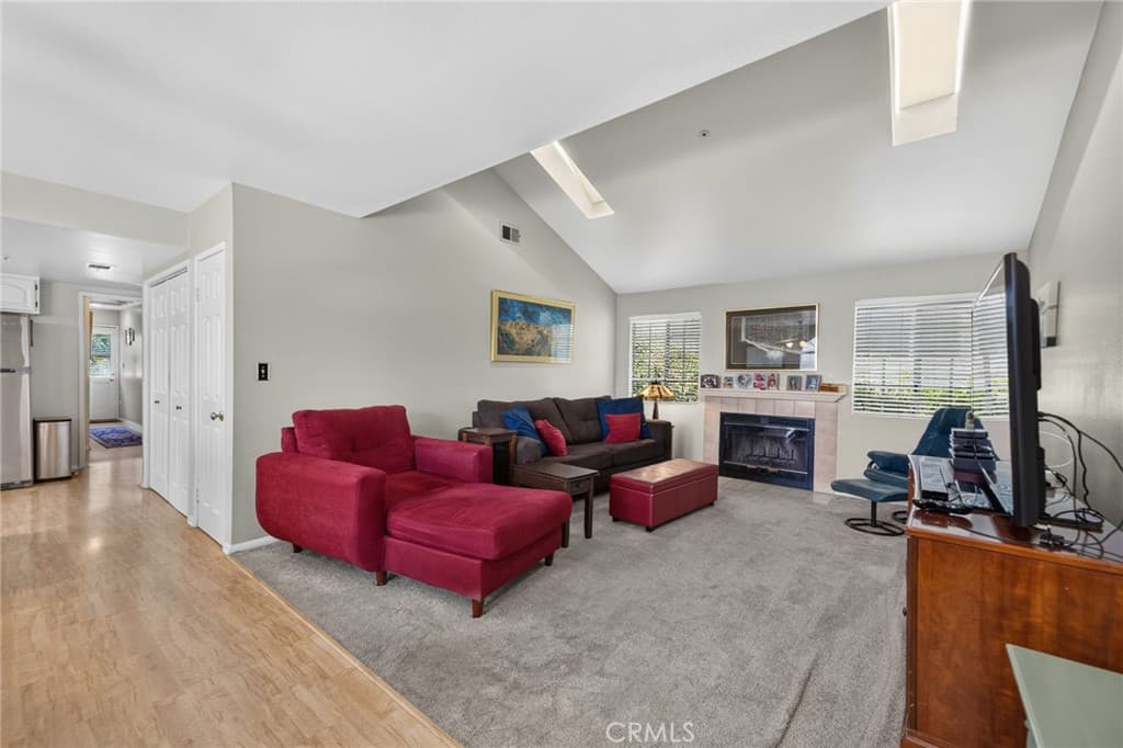 Home at 300 W Laurel Avenue, Sierra Madre — photo 7 of 12
