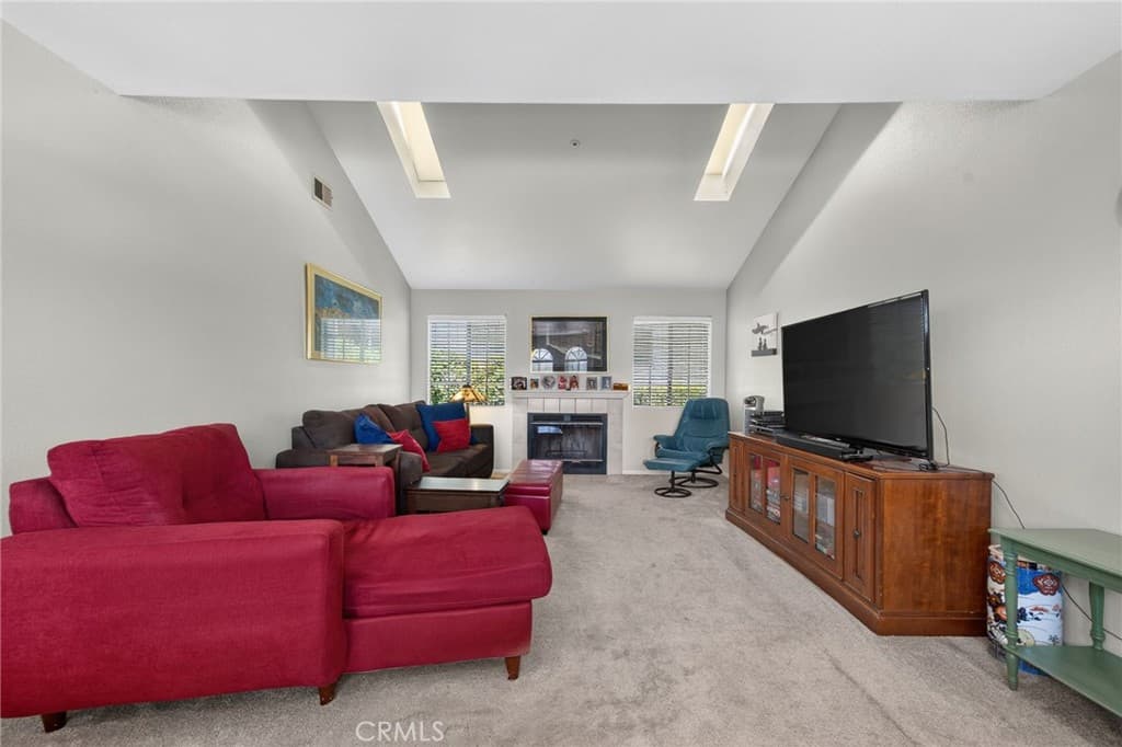 Home at 300 W Laurel Avenue, Sierra Madre — photo 8 of 12