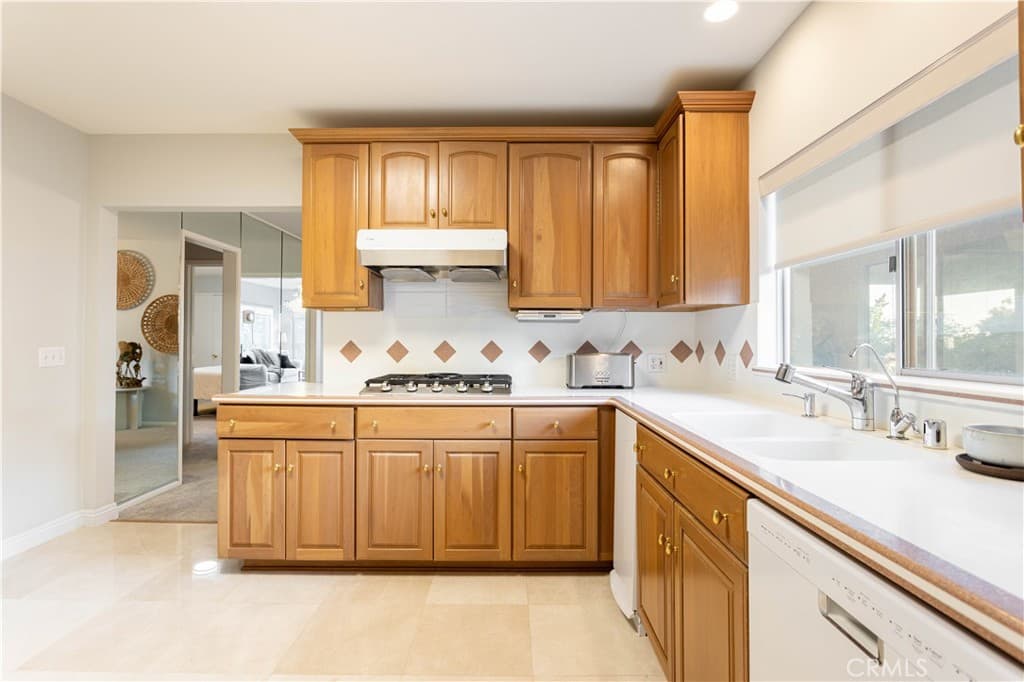 Home at 1001 Briarcliff, Monrovia — photo 11 of 12