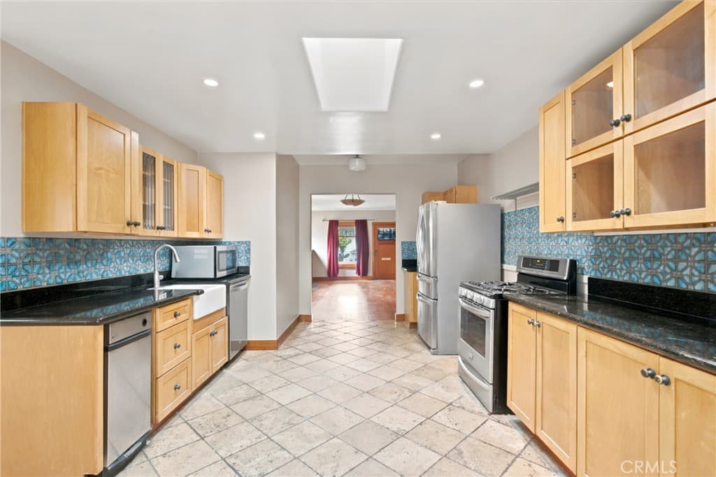Home at 231 E Lemon, Monrovia — photo 8 of 12