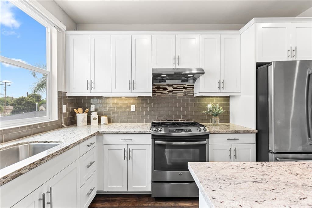 Condo at 436 W Duarte Road A, Monrovia — photo 11 of 12