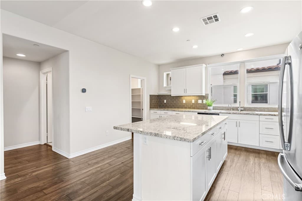 Condo at 436 W Duarte Road A, Monrovia — photo 8 of 12