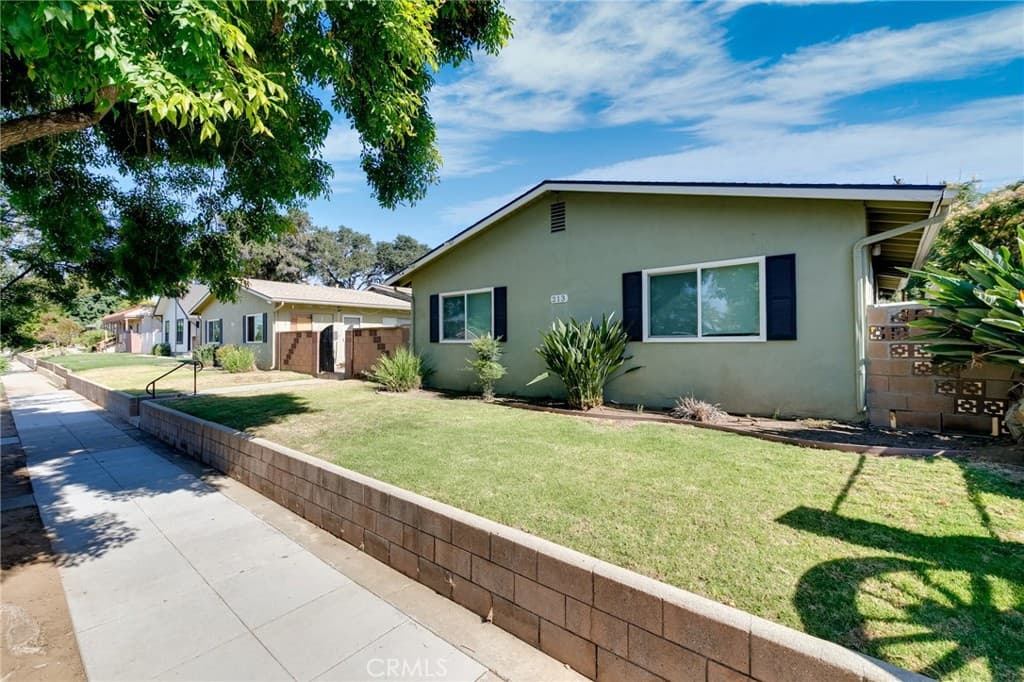 Home at 213 W 4th, San Dimas — photo 2 of 12