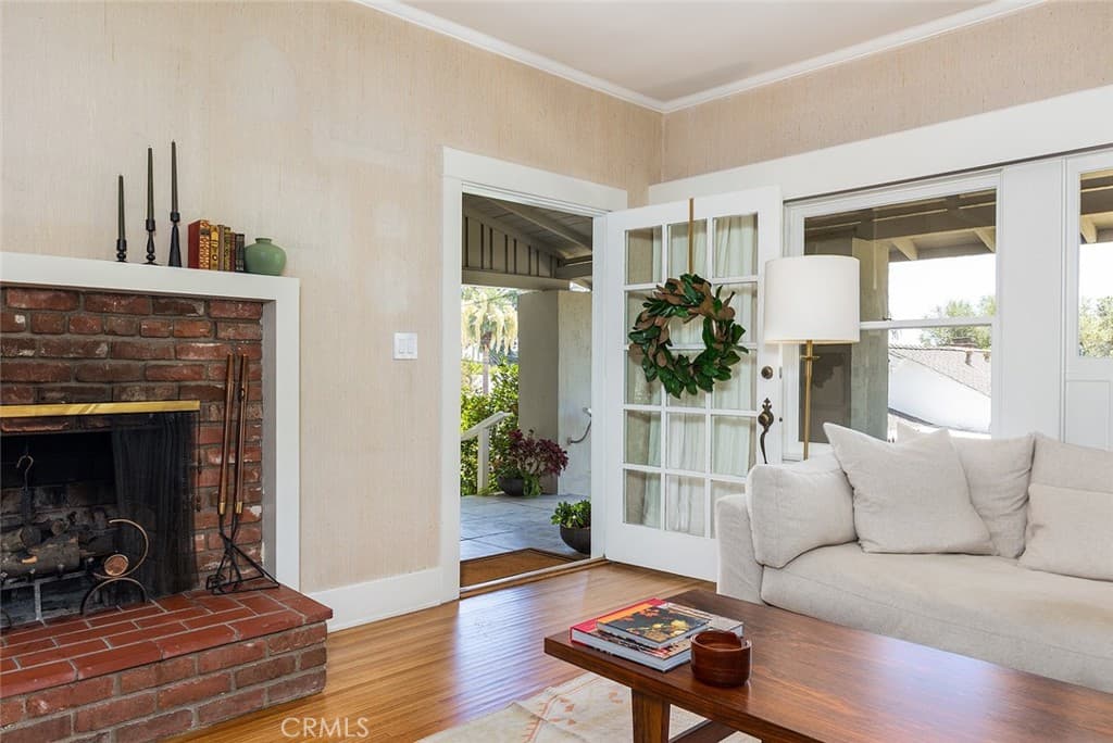 Home at 333 N Mayflower, Monrovia — photo 9 of 12