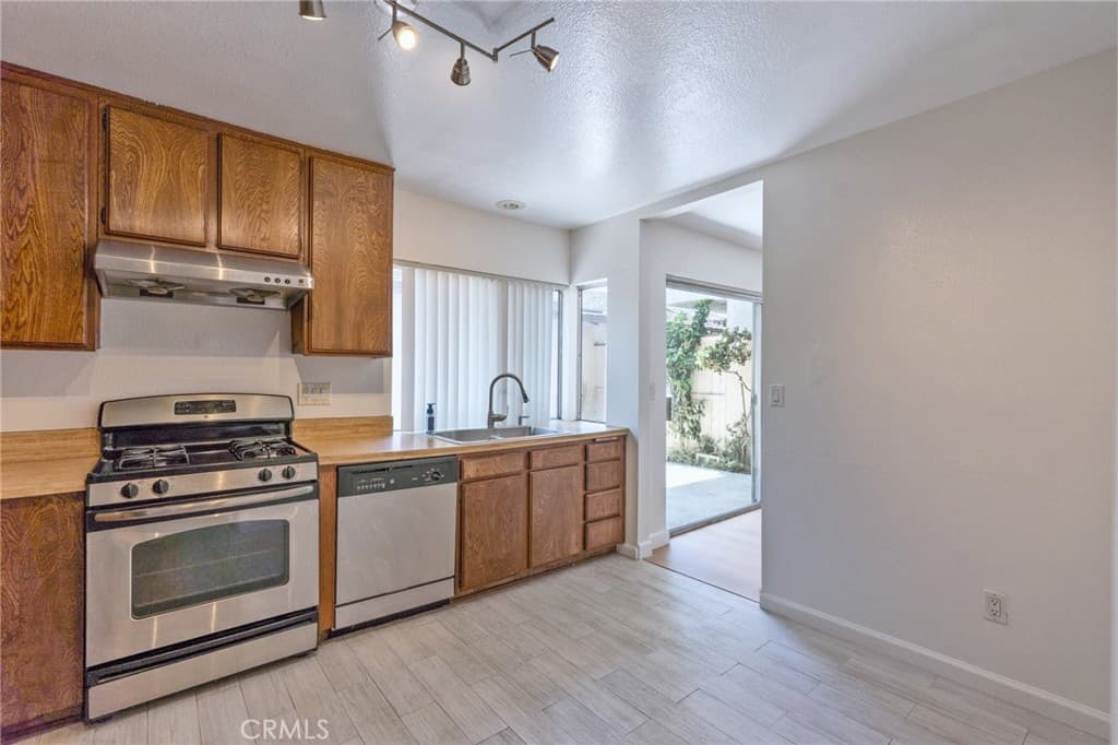 Townhouse at 1674 Aspen Village Way, West Covina — photo 10 of 12