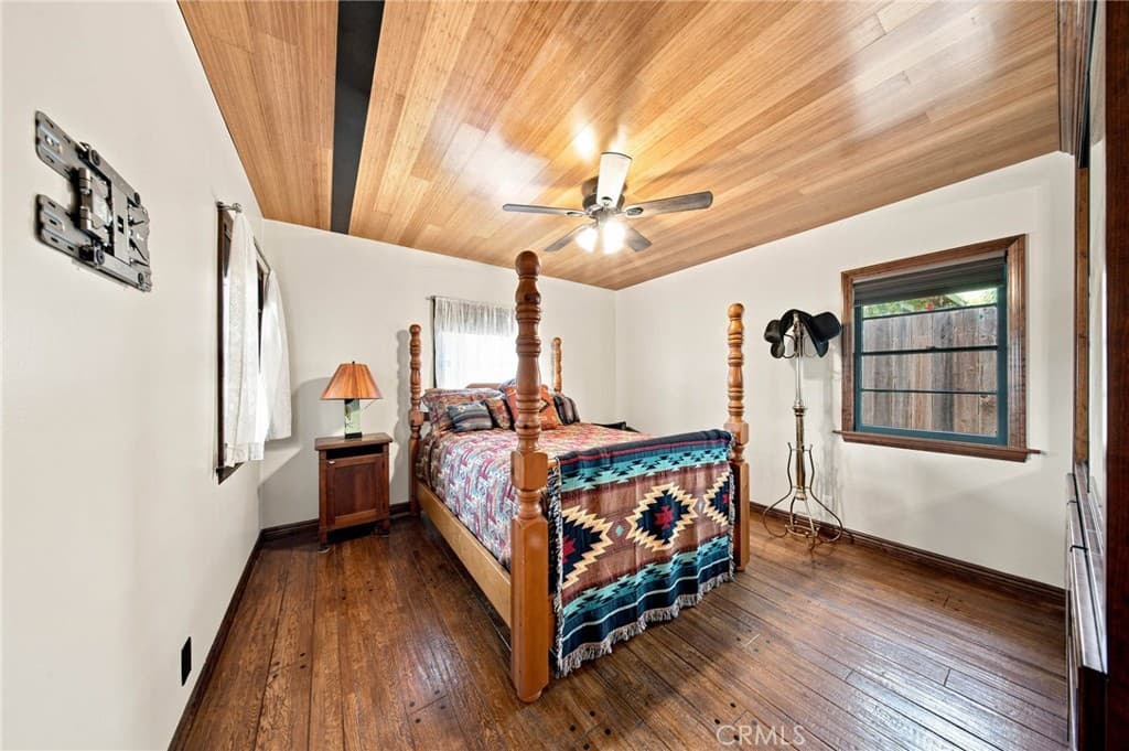 Home at 310 S Mountain Avenue, Monrovia — photo 9 of 12