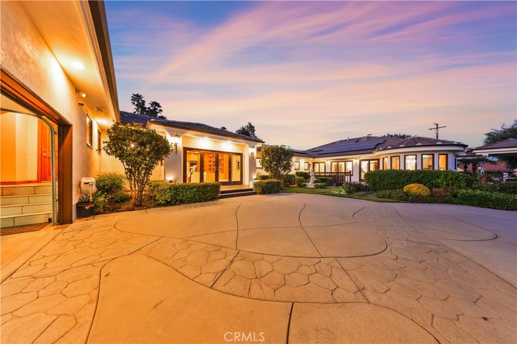 Home at 1209 S 8th Avenue, Arcadia — photo 1 of 12