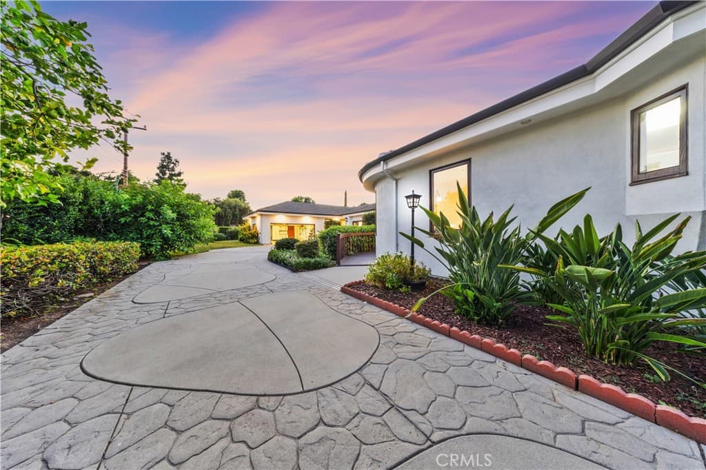 Home at 1209 S 8th Avenue, Arcadia — photo 9 of 12