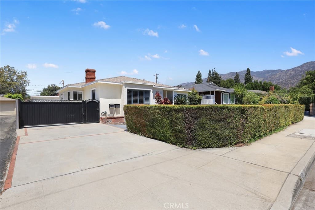 Home at 915 N Santa Anita, Arcadia — photo 4 of 12