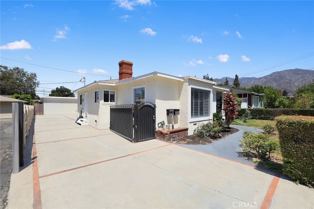 Home at 915 N Santa Anita, Arcadia — photo 5 of 12