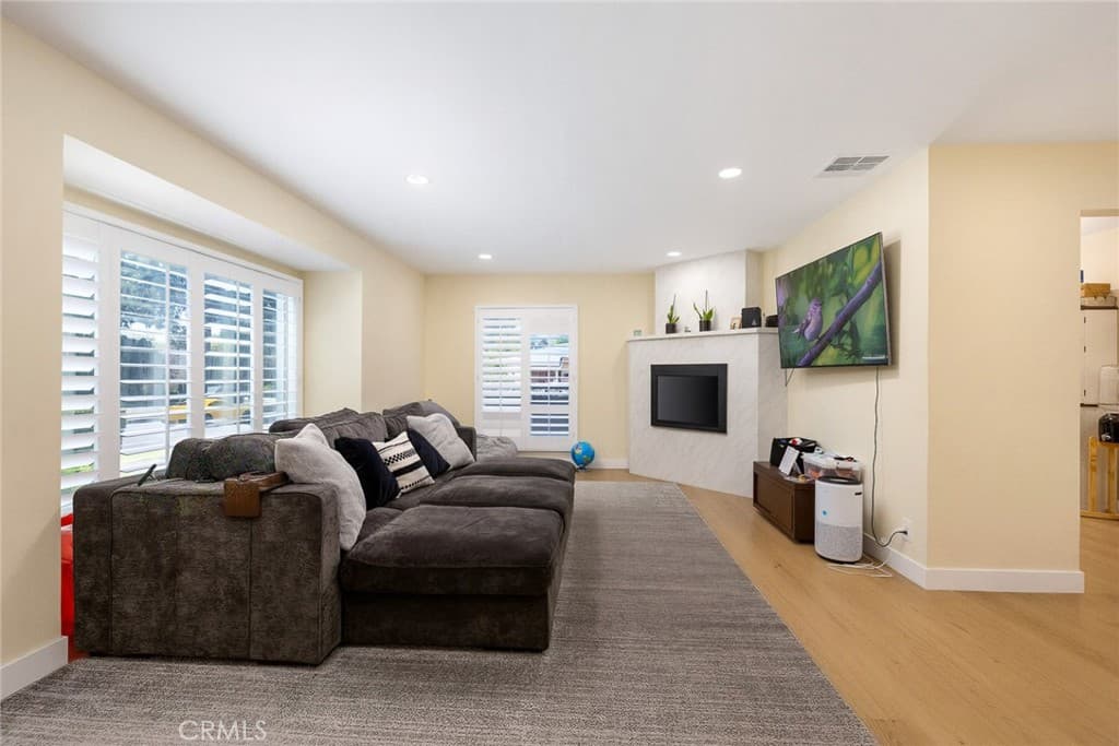 Home at 915 N Santa Anita, Arcadia — photo 8 of 12