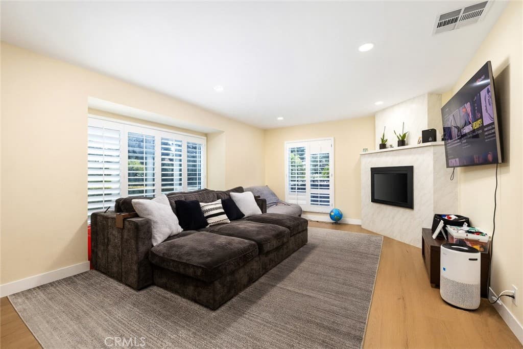 Home at 915 N Santa Anita, Arcadia — photo 9 of 12