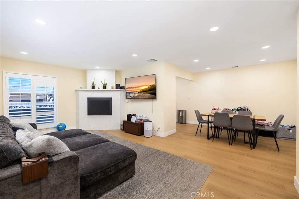 Home at 915 N Santa Anita, Arcadia — photo 10 of 12