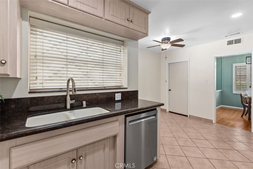 Home at 910 E Dalton, Glendora — photo 12 of 12