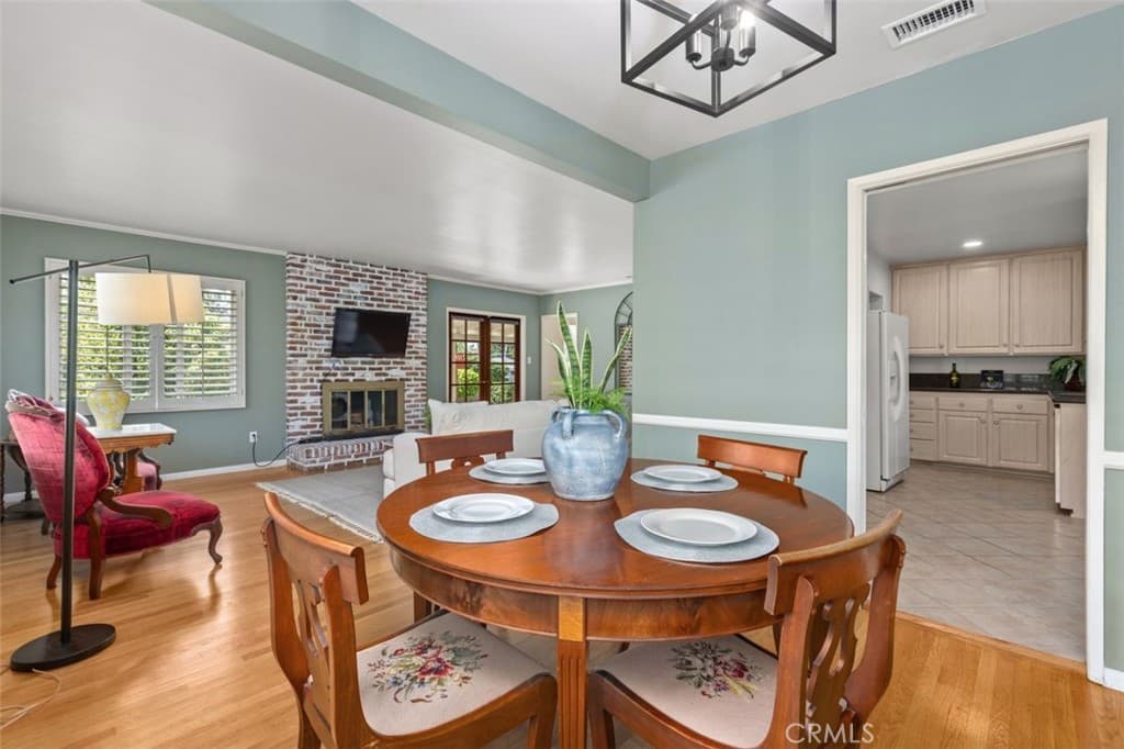 Home at 910 E Dalton, Glendora — photo 8 of 12