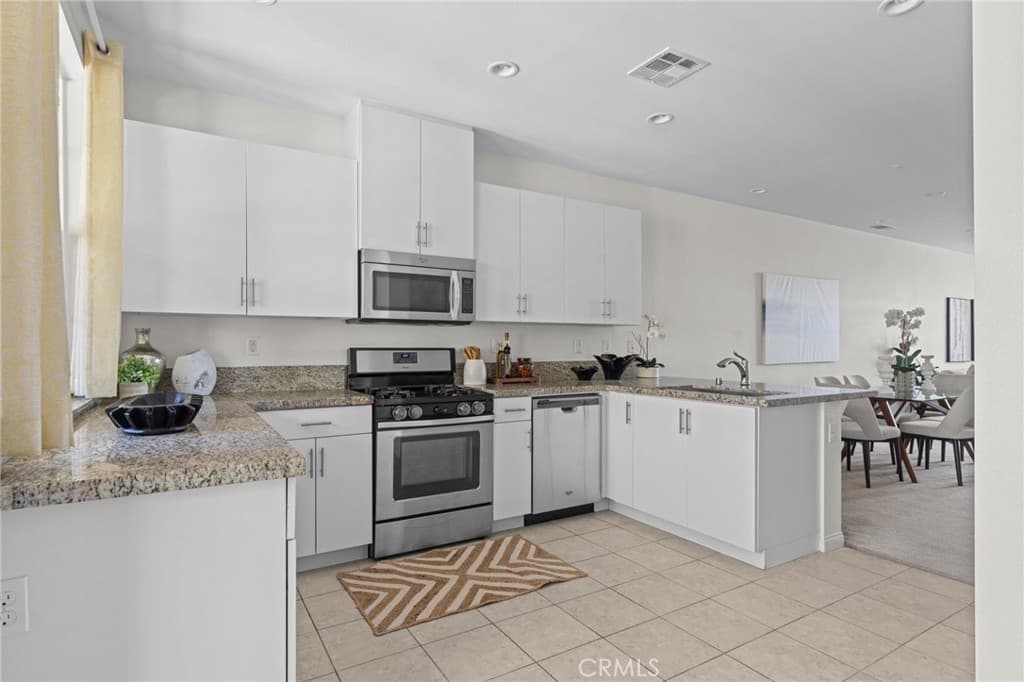 Condo at 902 N Botanica Lane C, Azusa — photo 11 of 12