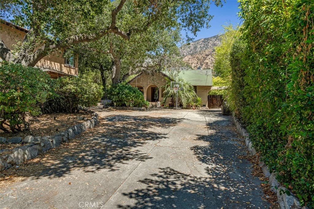 Home at 611 E Grandview, Sierra Madre — photo 5 of 12