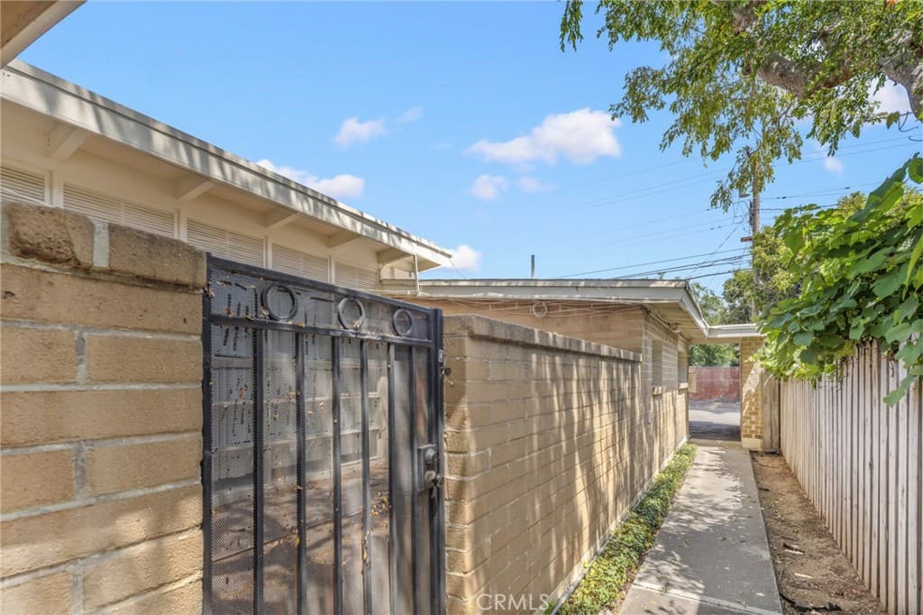 Multi-Family at 905 W Huntington Drive, Arcadia — photo 10 of 12