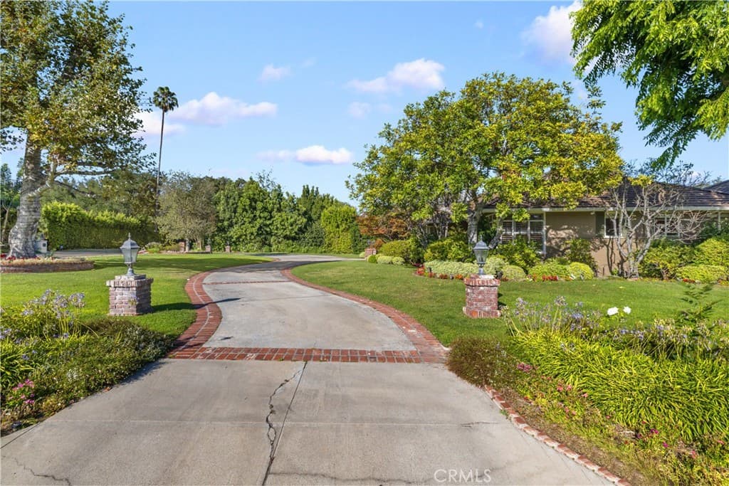 Home at 340 Arbolada Drive, Arcadia — photo 11 of 12