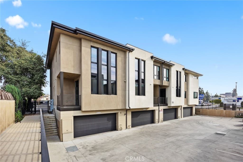Condo at 501 N Santa Anita, Arcadia — photo 2 of 4