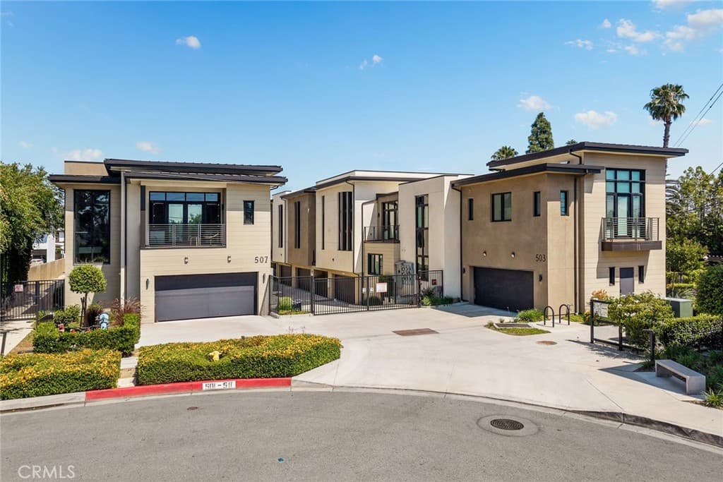 Condo at 501 N Santa Anita, Arcadia — photo 3 of 4