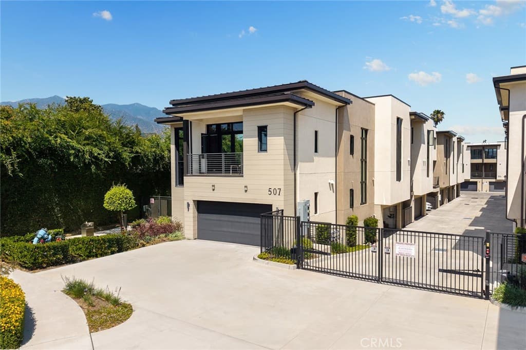 Condo at 501 N Santa Anita, Arcadia — photo 4 of 4